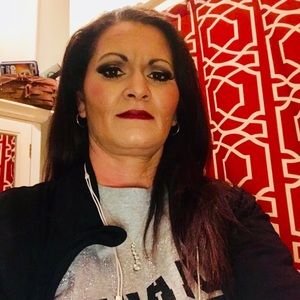 Meet your Posher, Lorie